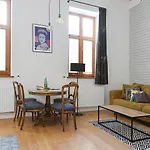 Bc7 Apartments