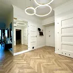 Mozarta Sky Terrace Vip 2-Bed Apartament