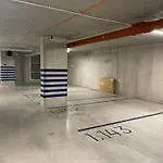 Quantum Premium Apartment & Free Parking!