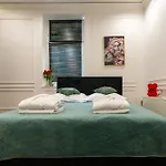 Apartament Shadow Prywatne Jacuzzi Zamoyskiego Krakow