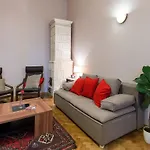 5 Bedroom Family Apartment