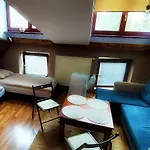 A Stone\'S Throw Apartment