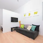 Rentplanet - Apartament Swietego Lazarza