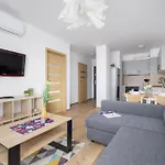 Nowoczesny Apartament W Krakowie Z Klimatyzacja I Parkingiem By Noclegi Renters
