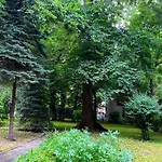 Apartment With Garden In Old Town
