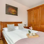 Przytulny Apartament Z Klimatyzacja I Parkingiem By Noclegi Renters