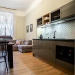 Old Town Ac Apartments Main Raiway Station