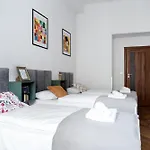 Friendhouse Apartments Starovislna