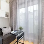 Przytulny Apartament Z Parkingiem I Biurkiem Przy Kazimierzu W Krakowie By Noclegi Renters