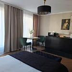 Doris Day Apartment