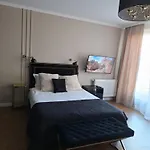 Doris Day Apartment