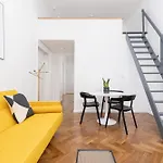 Main Square - Modern Apartment - 7 Gertrudy Street