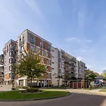 Przytulny I Przestronny Apartament W Krakowie Z Parkingiem Biurkiem I 2 Balkonami By Noclegi Renters