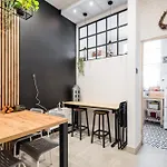 Master Corner Apartment