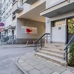 Riverside Charm Apartment