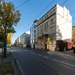 Main Square Homely Apartment