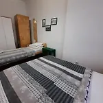 Lorf Hostel&Apartments