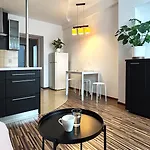 Cozy Apartment Near Krakus Mound