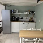 Shespace Apartrooms
