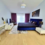 Happy Apartament Halicka
