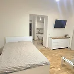 Topolowa Apartament Z Klimatem- Topolowa/Rynek/Pkp