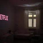 Cinema Apartment With A View Of Old Town