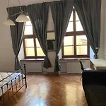 Main Square 18 King Apartament