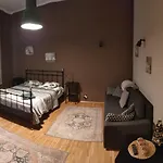 Elpida Apartment