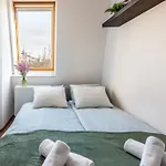 Charming Apartment With Air Conditioning For Couples In The City Center