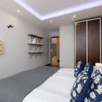 Spacious Apartment For 6 Guests In Krakow With Home Office By Noclegi Renters