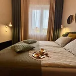Vintage Krowoderska Apartment