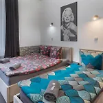 70S Guest Room
