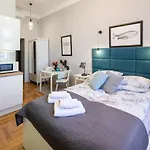 Mint&Jade Studio A