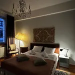 Apartament Locus Vietoris