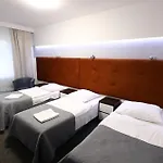 Hotel Junior