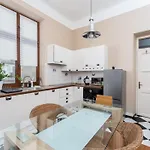 Miodowa Heart Of Cracow Apartment