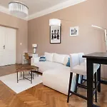 Miodowa Heart Of Cracow Apartment