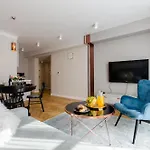 Old Town Premium Queen\'S Apartments