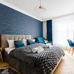 Old Town Premium Queen\'S Apartments