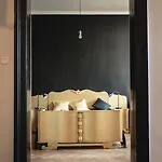 Black Boutique Apartment