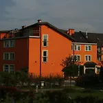 Hotel Daisy Budget