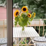 Style4Rent Sunny Old Town Apartments