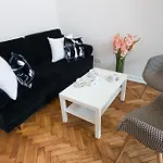 Style4Rent Sunny Old Town Apartments