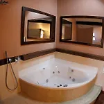Krakow Jacuzzi Apartment