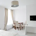 Elegant City Center Apartment 7A