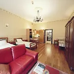 Calliope Apartments