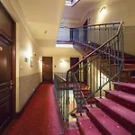 Calliope Apartments