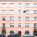 Apartament Izaaka