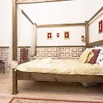 Scarlett Apartment