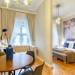 Mr 3 Apartments